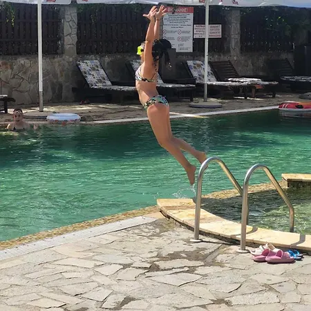 семеен звезда 酒店 Sudievo