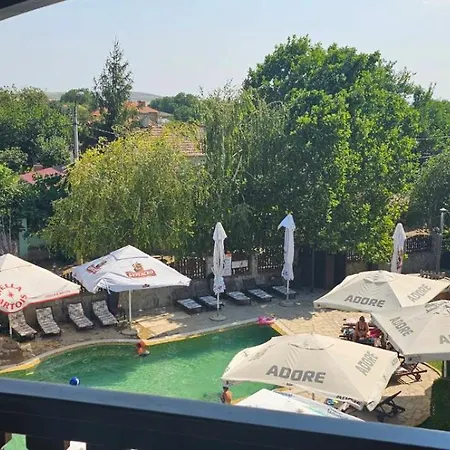 Ξενοδοχείο семеен звезда 3*