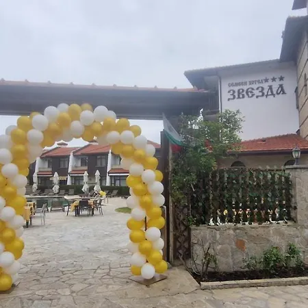 семеен звезда Szálloda